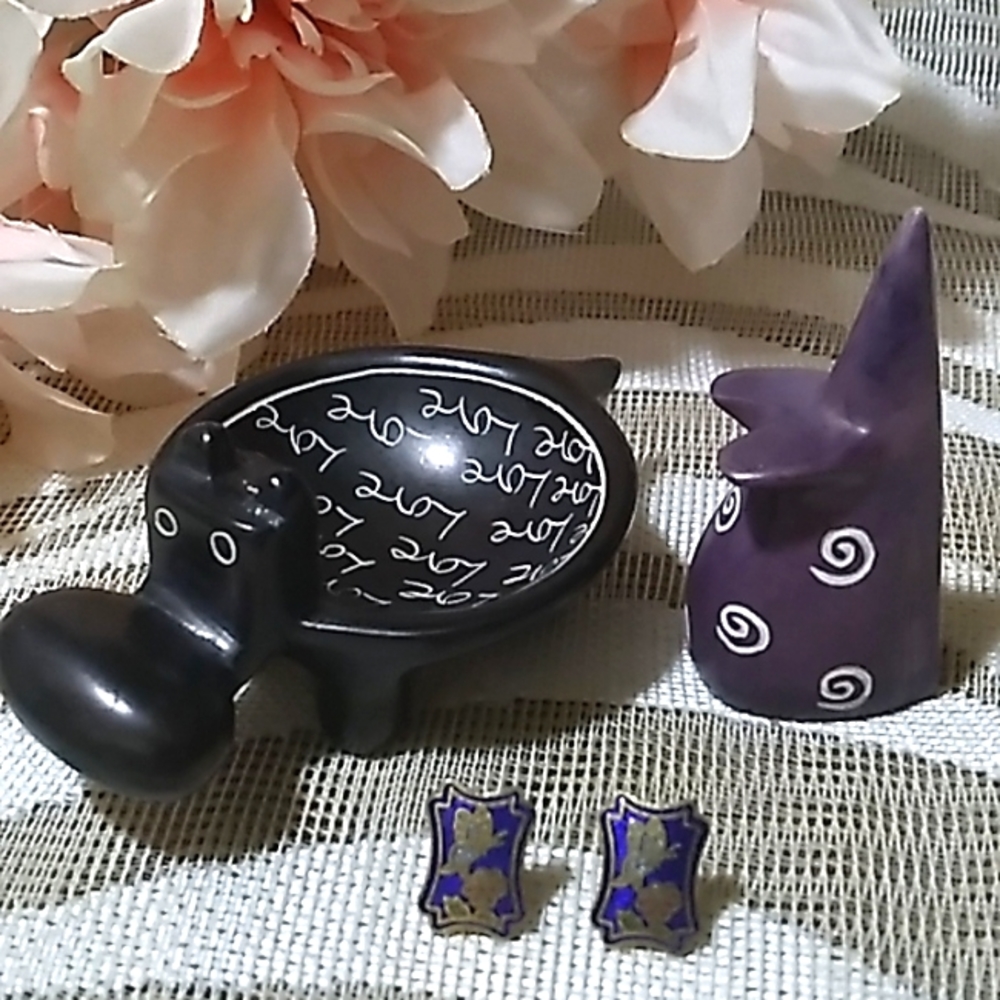 BEAUTIFUL CLOISONNE BUTTERFLY 🦋 EARRINGS & 2 Soapstone Animals